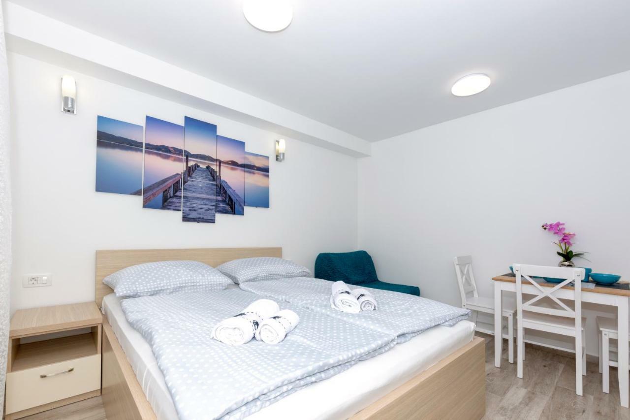 Apartments West Coast Split Exteriér fotografie